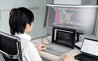 诸暨 api php源码,下载的php源码怎么运行呢？